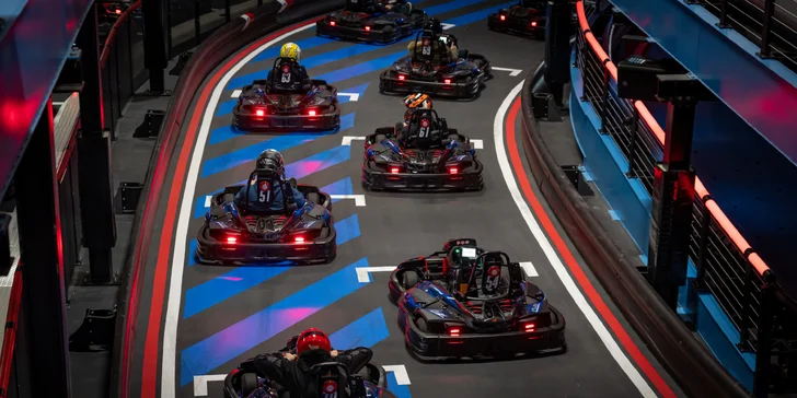 Game of Karts: závod plný akce, volant jako ve formuli a soupeř v zaměřovači