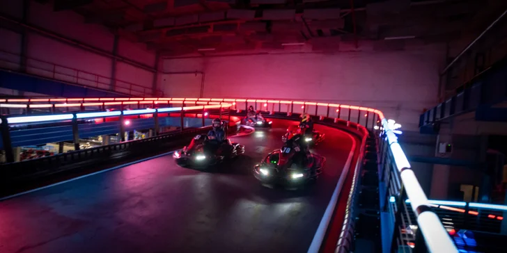 Game of Karts: závod plný akce, volant jako ve formuli a soupeř v zaměřovači