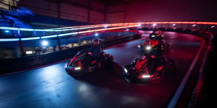 Game of Karts: závod plný akce, volant jako ve formuli a soupeř v zaměřovači