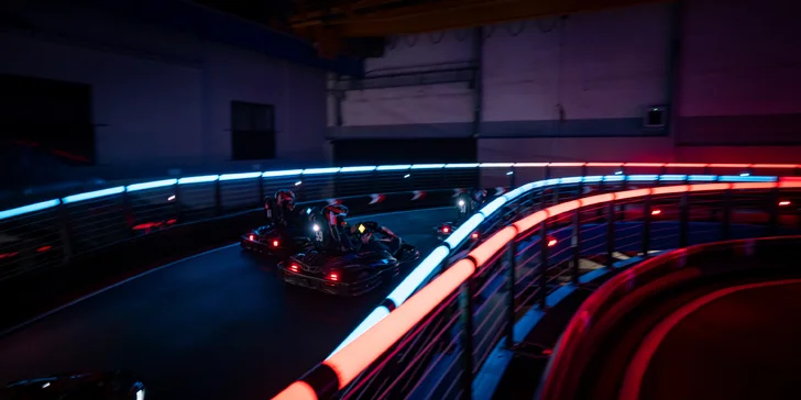 Game of Karts: závod plný akce, volant jako ve formuli a soupeř v zaměřovači