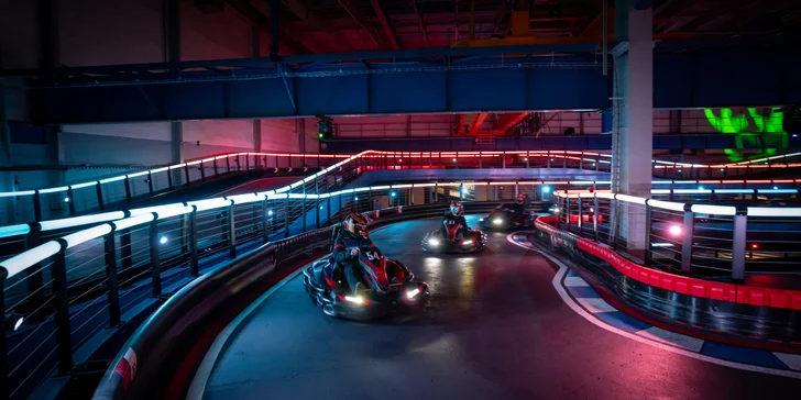 Game of Karts: závod plný akce, volant jako ve formuli a soupeř v zaměřovači
