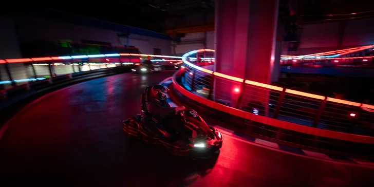 Game of Karts: závod plný akce, volant jako ve formuli a soupeř v zaměřovači