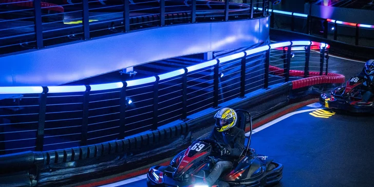 Game of Karts: závod plný akce, volant jako ve formuli a soupeř v zaměřovači