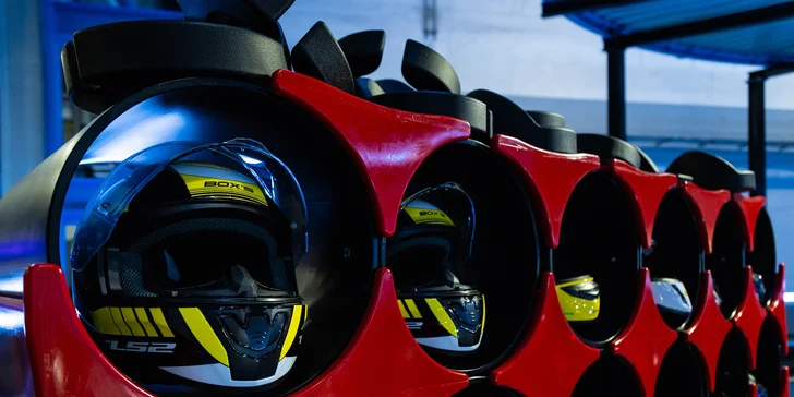 Game of Karts: závod plný akce, volant jako ve formuli a soupeř v zaměřovači