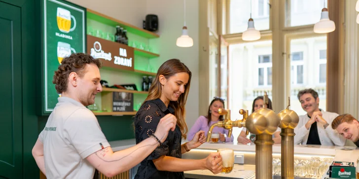 Staňte se mistrem výčepu: škola čepování v Pilsner Urquell Experience v Praze
