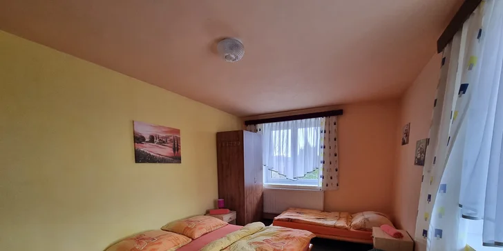 Penzion nedaleko Lipna až pro 4 osoby: snídaně a v létě bazén
