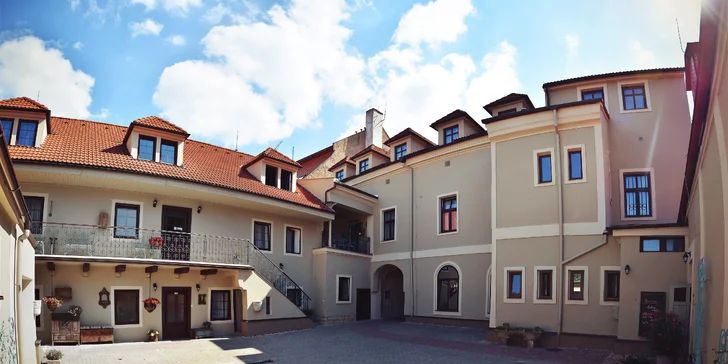 Český ráj to na pohled: hotel v historickém centru Mladé Boleslavi, snídaně, výlety