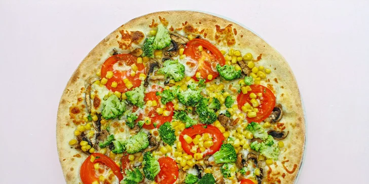 Pizza s sebou pro 1 i 2 osoby: průměr 32 i 40 cm, slanina, špenát i tvarůžky