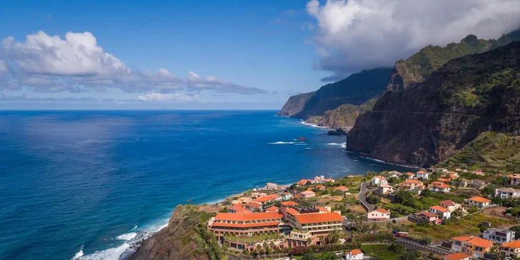 Letecky na Madeiru: hotel Montemar Palace**** kousek od oceánu, polopenze, bazén