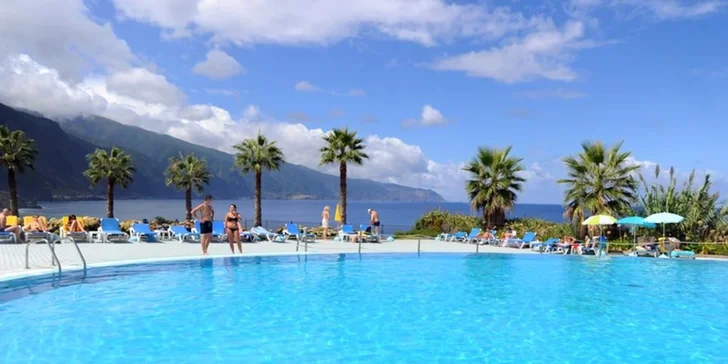Letecky na Madeiru: hotel Montemar Palace**** kousek od oceánu, polopenze, bazén