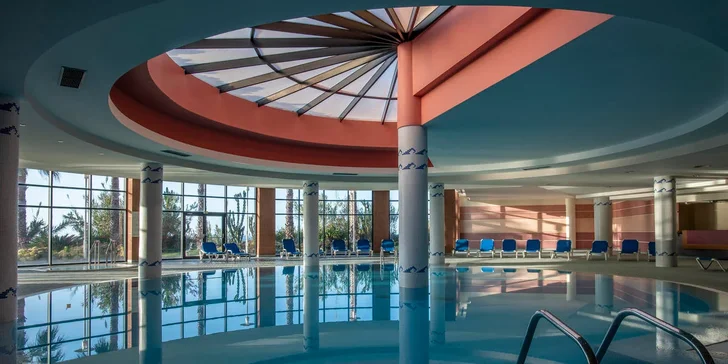 Letecky na Madeiru: hotel Montemar Palace**** kousek od oceánu, polopenze, bazén