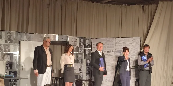 Vstupenka na divadelní komedii Presidenti