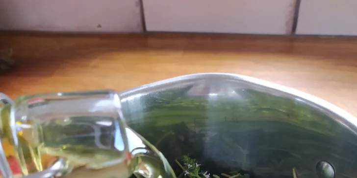 Online kurz První kroky bylinkářky i balíček na výrobu mastí, tinktur, sirupů a olejů