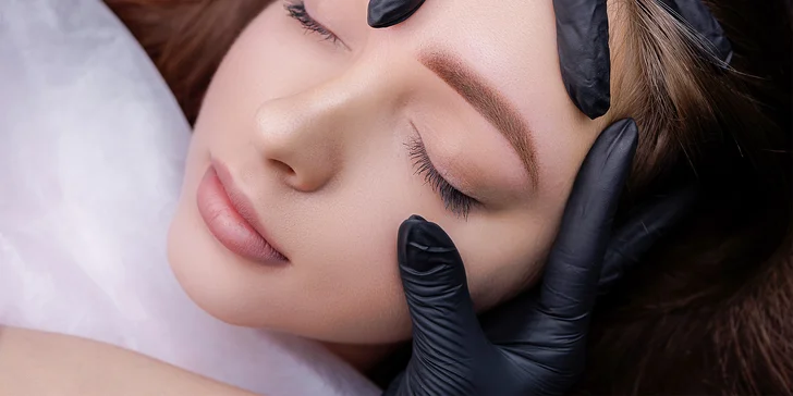 Perfektně nalíčená každý den: permanentní make-up očních linek, rtů i obočí