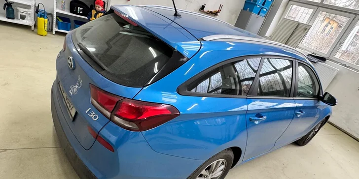 Péče o váš vůz: čištění klimatizace, interiéru, renovace světlometů i strojní leštění