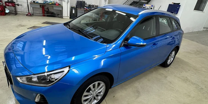 Péče o váš vůz: čištění klimatizace, interiéru, renovace světlometů i strojní leštění