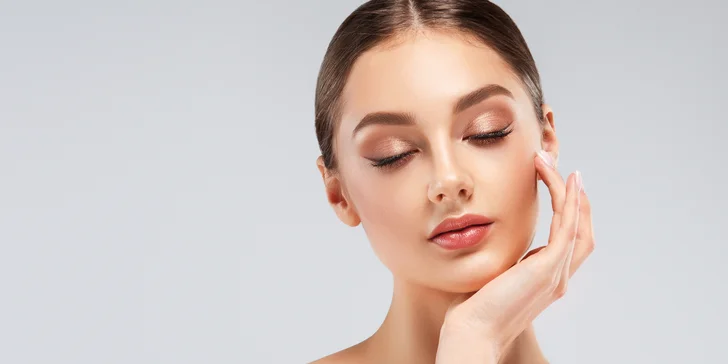 Pro svůdný a krásný pohled: lash lifting řas, laminace obočí s barvením či prodloužení 2D–5D
