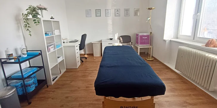 Hodinová masáž podle výběru ze 4 druhů nebo 30min. maderoterapie obličeje