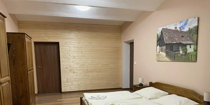Venkovská idyla v rodinném penzionu v Babiččině údolí: snídaně i privátní wellness
