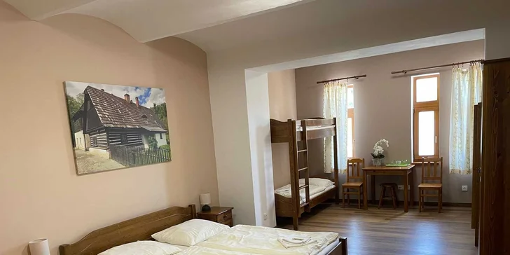 Venkovská idyla v rodinném penzionu v Babiččině údolí: snídaně i privátní wellness