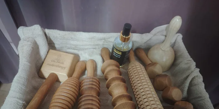 Maderoterapie končetin či celého těla i anticelulitidní balíček: 60-90 min.