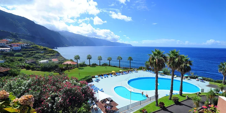 Letecky na Madeiru: hotel Montemar Palace**** kousek od oceánu, polopenze, bazén