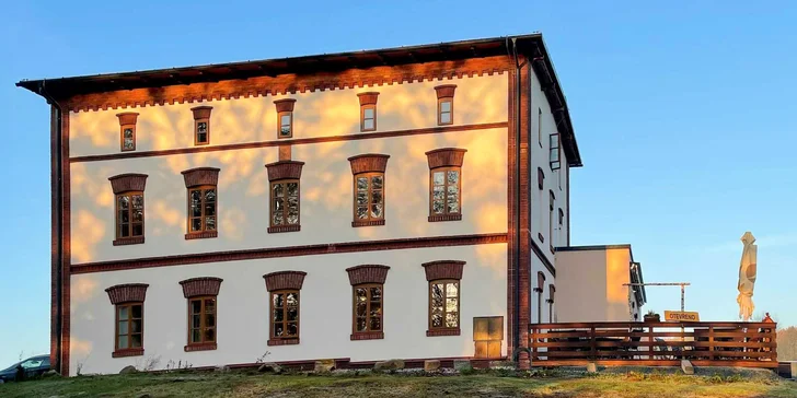 Venkovská idyla v rodinném penzionu v Babiččině údolí: snídaně i privátní wellness