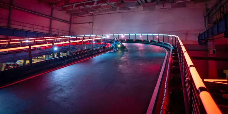 Game of Karts: závod plný akce, volant jako ve formuli a soupeř v zaměřovači