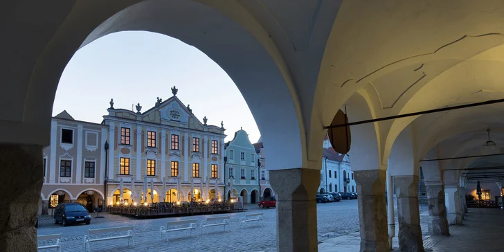Pobyt v Telči v hotelu na náměstí: všední dny i víkendy, polopenze, víno i káva