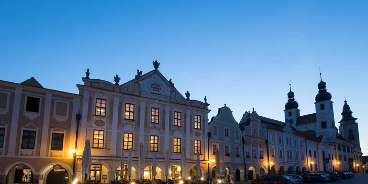 Pobyt v Telči v hotelu na náměstí: všední dny i víkendy, polopenze, víno i káva