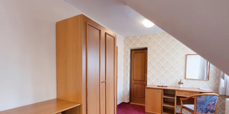 Pobyt v Telči v hotelu na náměstí: všední dny i víkendy, polopenze, víno i káva