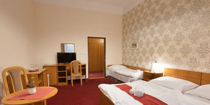 Pobyt v Telči v hotelu na náměstí: všední dny i víkendy, polopenze, víno i káva