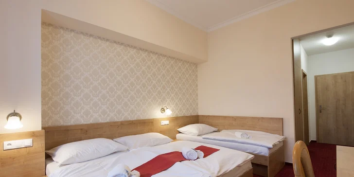 Pobyt v Telči v hotelu na náměstí: všední dny i víkendy, polopenze, víno i káva