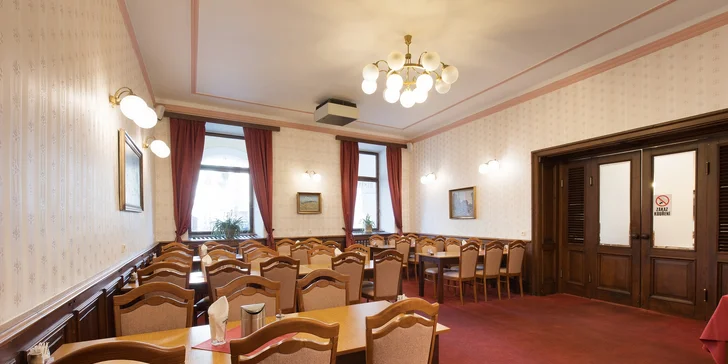 Pobyt v Telči v hotelu na náměstí: všední dny i víkendy, polopenze, víno i káva