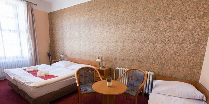 Pobyt v Telči v hotelu na náměstí: všední dny i víkendy, polopenze, víno i káva