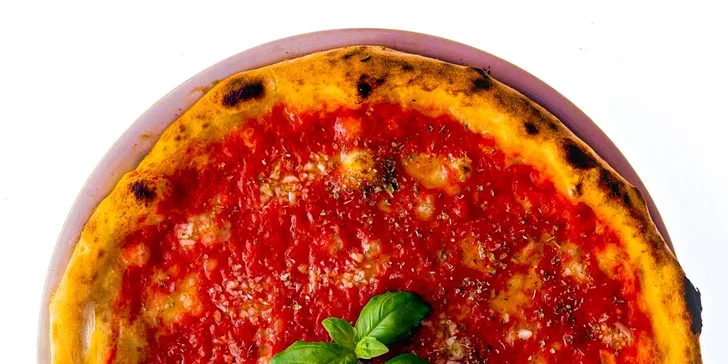 Pizza dle výběru pro 1 či 2 osoby: al pollo, prosciutto, sýrová i siciliana