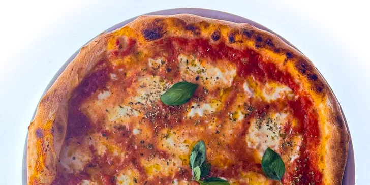 Pizza dle výběru pro 1 či 2 osoby: al pollo, prosciutto, sýrová i siciliana