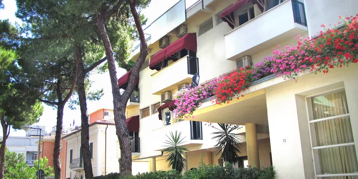 3* hotel v Rimini u moře: snídaně, polopenze či plná penze