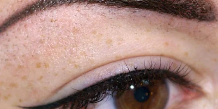 Perfektně nalíčená každý den: permanentní make-up očních linek, rtů i obočí