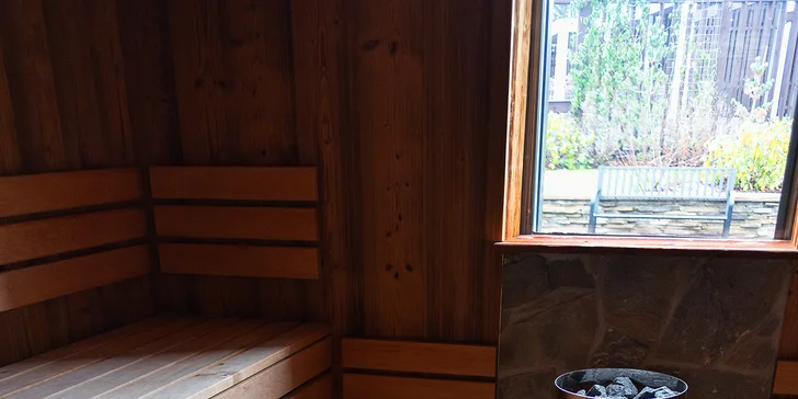 120 min. v privátním wellness pro 2-4 osoby: finská sauna i venkovní vířivka