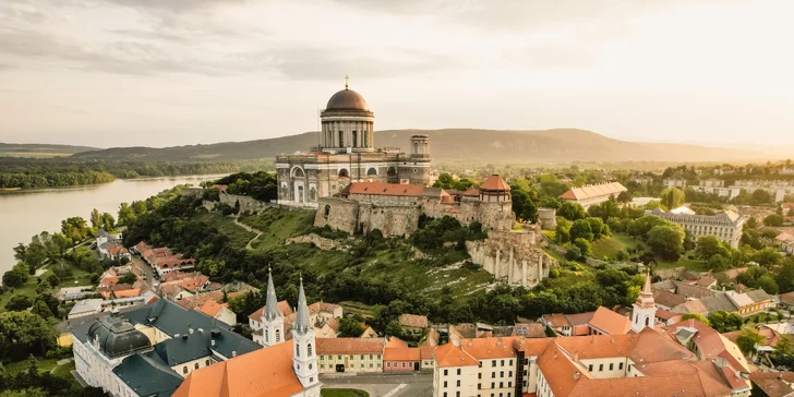Relax u Ostřihomi: polopenze, wellness s bazény a saunami, Xbox herna i welcome drink