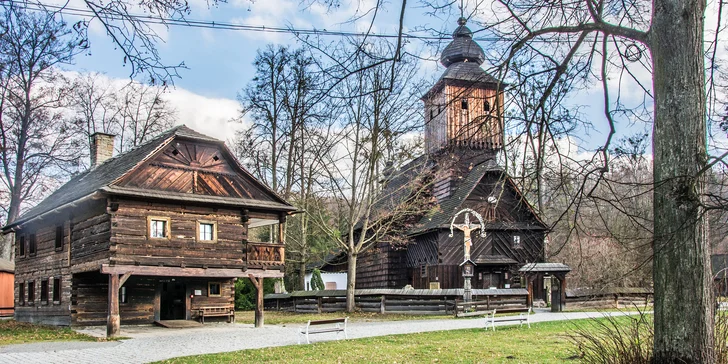 Pobyt v Rožnově pod Radhoštěm: snídaně i večeře a balíčky se vstupem do skanzenu