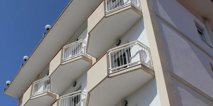 Dovolená v Rimini: 3* hotel blízko pláže a centra se snídaní i 1 noc zdarma