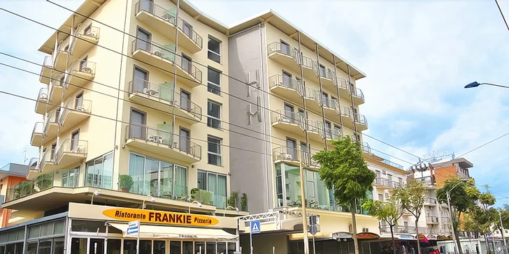 Dovolená v italském Rimini: 3* hotel pár kroků od pláže se stravou