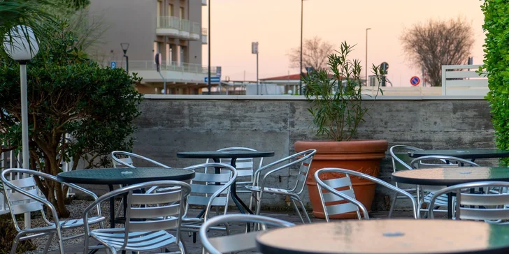 Italské prázdniny v letovisku Lido di Savio: 3* hotel 70 metrů od pláže, plná penze