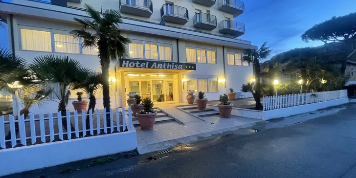 Italské prázdniny v letovisku Lido di Savio: 3* hotel 70 metrů od pláže, plná penze