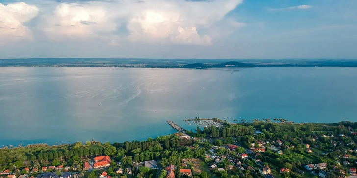 Relax u Balatonu: hotel, wellness, snídaně či polopenze, výlety po vinařské oblasti