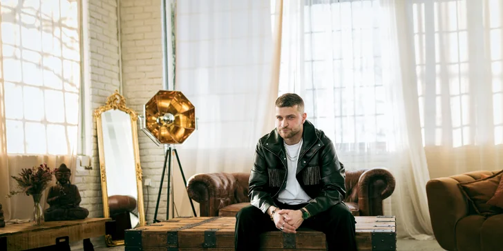 Focení v ateliéru i přírodě a hravý workshop portrétního pózování, 3 až 20 upravených fotek