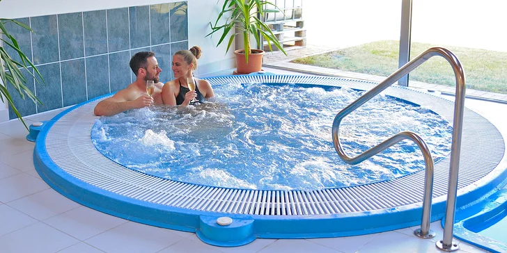 Relax u Balatonu: hotel, wellness, snídaně či polopenze, výlety po vinařské oblasti