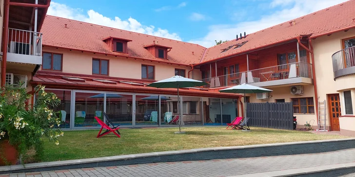 Relax u Balatonu: hotel, wellness, snídaně či polopenze, výlety po vinařské oblasti